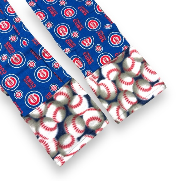 Chicago‎ Cubs Pocket Scarf Soft Fleece Reversible Glitter Logo MLB Baseball Fan - Picture 2 of 11